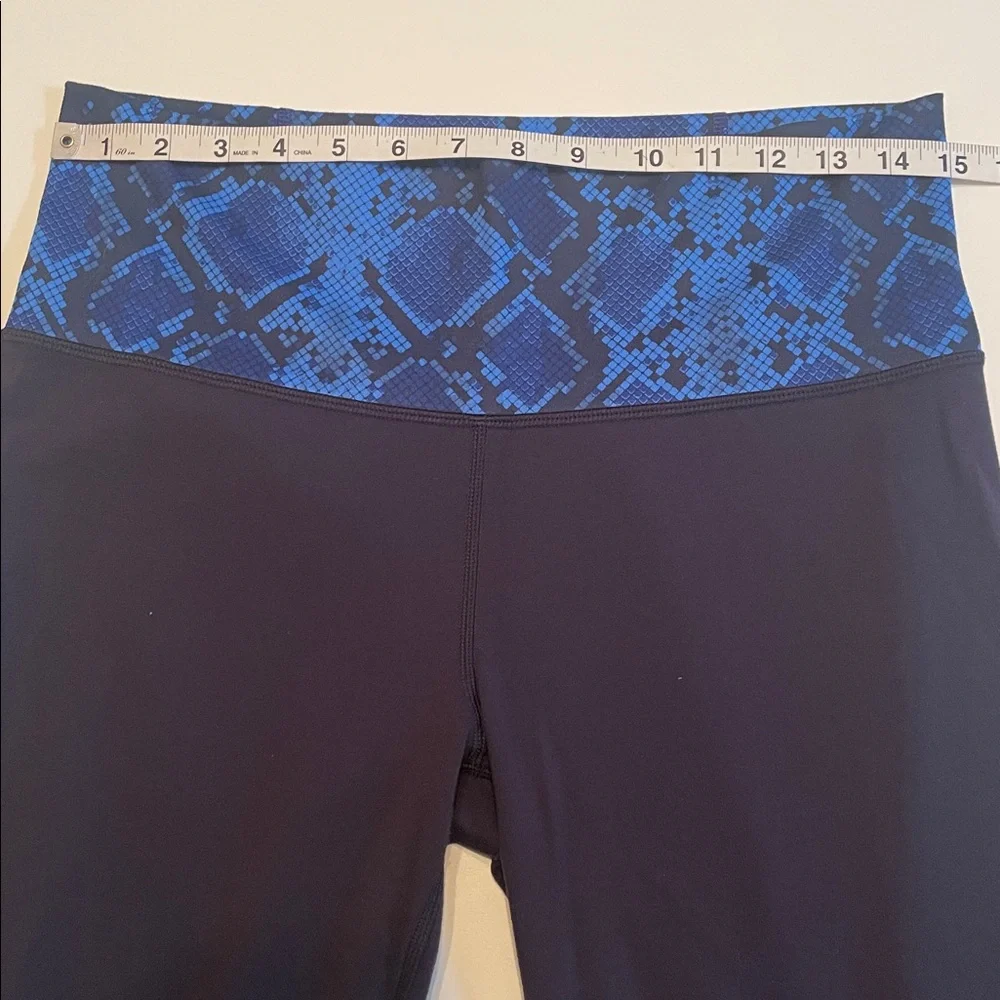 Lululemon Black Yoga Wide Leg‎ Pants with Blue Patterned Waistband 31” Inseam